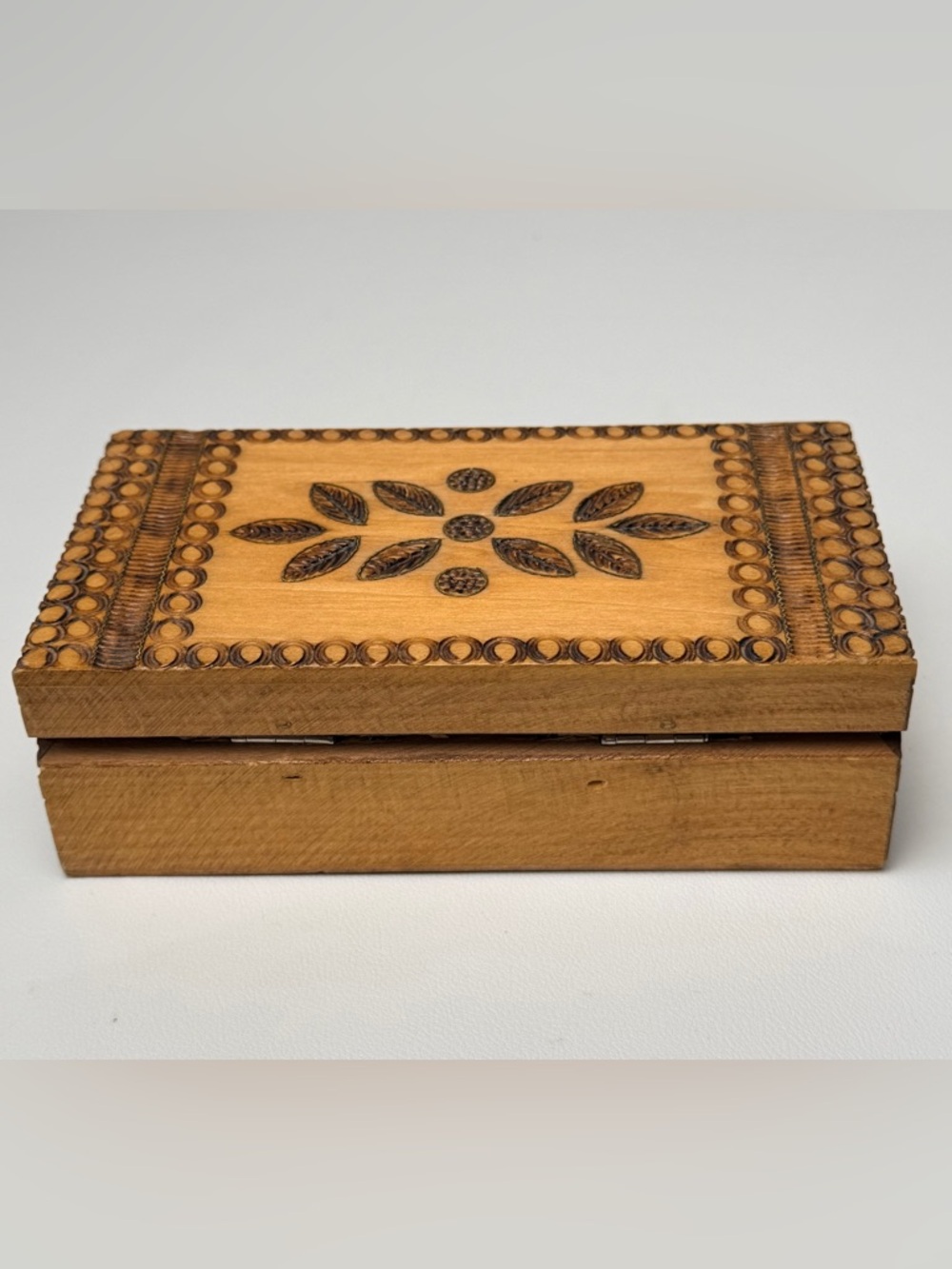 Vintage Hand Carved Wooden Trinket Jewelry Box Engraved Made in Poland - Picture 4 of 8